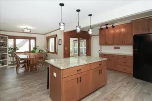 39W609 Lori Ln, Elgin, IL 60124 - Photo 8
