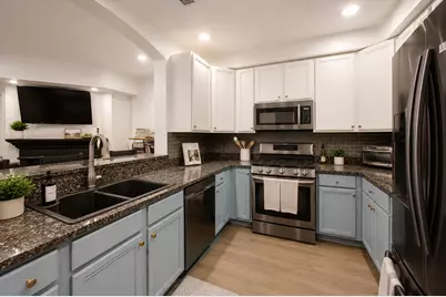 924 W Wolfram Street #1, Chicago, IL 60657 - Photo 4