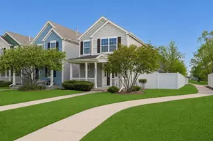3627 Hyde Park Ct, Elgin, IL 60124 - Photo 2