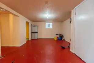 10211 S Eberhart Ave, Chicago, IL 60628 - Photo 14
