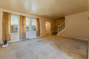 10211 S Eberhart Ave, Chicago, IL 60628 - Photo 4