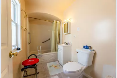 10211 S Eberhart Avenue, Chicago, IL 60628 - Photo 10