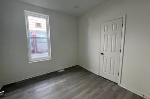 11333 S Edbrooke Ave, Chicago, IL 60628 - Photo 12