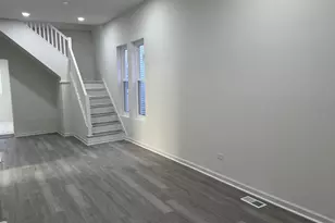 11333 S Edbrooke Ave, Chicago, IL 60628 - Photo 4