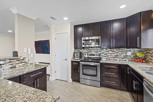 9331 Landings Ln, Des Plaines, IL 60016 - Photo 4
