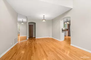 209 Grays Dr, Oswego, IL 60543 - Photo 4