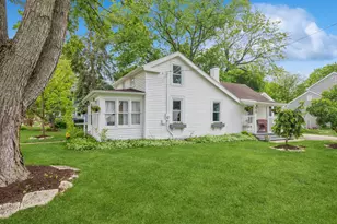 627 Park St, Batavia, IL 60510 - Photo 2