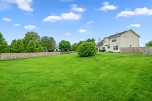609 Plymouth Ct, Oswego, IL 60543 - Photo 32