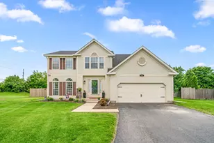 609 Plymouth Ct, Oswego, IL 60543 - Photo 2