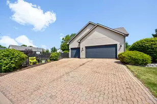 1504 Bliss St, Belvidere, IL 61008 - Photo 2