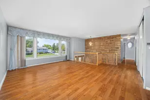1410 W Jo Ann Ln, Addison, IL 60101 - Photo 2
