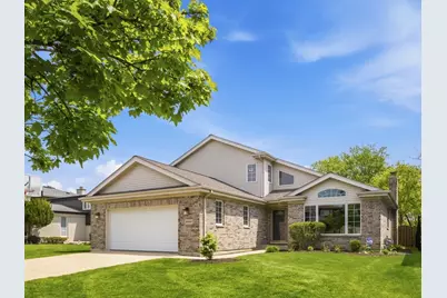 8841 N Birch Avenue, Morton Grove, IL 60053 - Photo 2