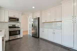 7943 Dada Dr, Gurnee, IL 60031 - Photo 16