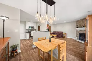423 Ramblewood Dr, Glen Ellyn, IL 60137 - Photo 12