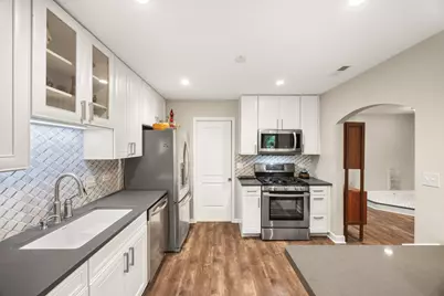 423 Ramblewood Drive #D, Glen Ellyn, IL 60137 - Photo 6