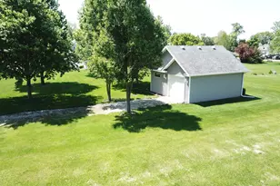 301 W 2nd St, Gilman, IL 60938 - Photo 26