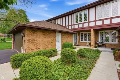 542 Cress Creek Court, Crystal Lake, IL 60014 - Photo 2