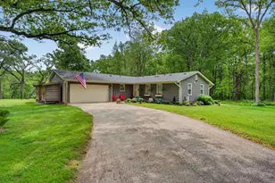 43W239 Hazelwood Trail, Saint Charles, IL 60175 - Photo 2