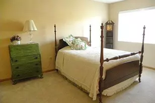 605 Barrington Ave, East Dundee, IL 60118 - Photo 8