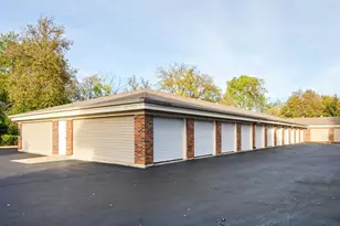 605 Barrington Ave, East Dundee, IL 60118 - Photo 18