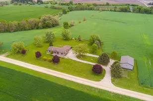8086 Kane Rd, Waterman, IL 60556 - Photo 4