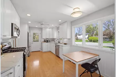 1322 Brook Lane, Glenview, IL 60025 - Photo 6