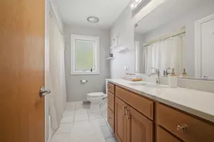 1322 Brook Ln, Glenview, IL 60025 - Photo 10