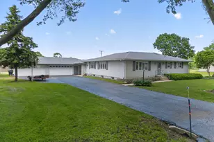 42W675 Star Ln, Sugar Grove, IL 60554 - Photo 4