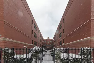 5748 N Winthrop Ave, Chicago, IL 60660 - Photo 1