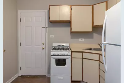 5748 N Winthrop Avenue #302, Chicago, IL 60660 - Photo 2