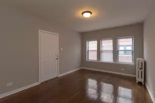5748 N Winthrop Ave, Chicago, IL 60660 - Photo 8