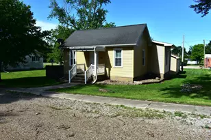 406 N Birch St, Wenona, IL 61377 - Photo 2