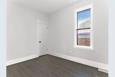 9209 S Woodlawn Avenue, Chicago, IL 60619 - Photo 8