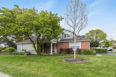1742 W Orchard Place #1742, Arlington Heights, IL 60005 - Photo 2