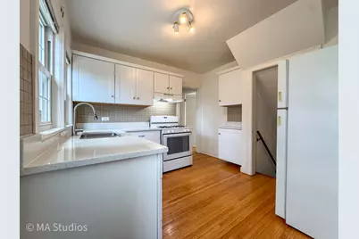 216 Wilcox Avenue, Elgin, IL 60123 - Photo 10