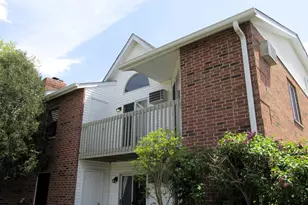 1350 Cunat Ct, Lake in the Hills, IL 60156 - Photo 2