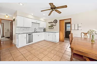 5960 Pershing Avenue, Downers Grove, IL 60516 - Photo 4