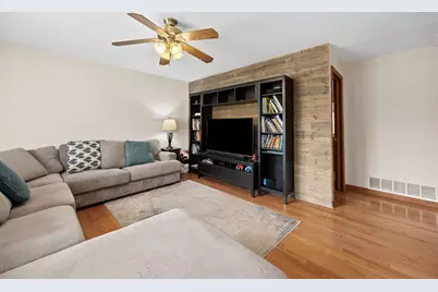 5960 Pershing Avenue, Downers Grove, IL 60516 - Photo 10