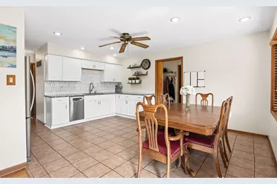 5960 Pershing Avenue, Downers Grove, IL 60516 - Photo 8
