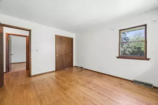 27W641 Holly Ct, West Chicago, IL 60185 - Photo 22