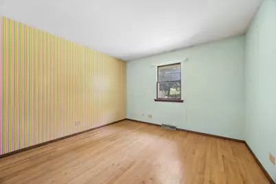 27W641 Holly Court, West Chicago, IL 60185 - Photo 12