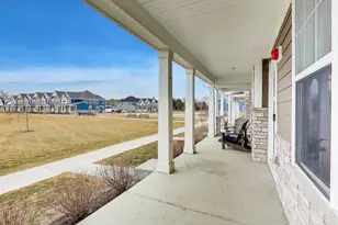 301 Didier Ct, Buffalo Grove, IL 60089 - Photo 4