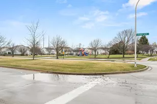 2820 Troon Dr, Montgomery, IL 60538 - Photo 24