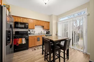 2820 Troon Dr, Montgomery, IL 60538 - Photo 8