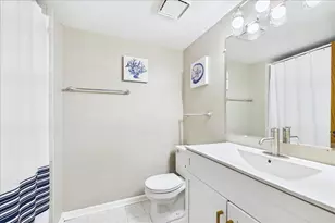 17979 Oak Park Ave, Tinley Park, IL 60477 - Photo 14
