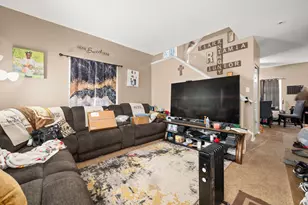 2269 Rebecca Cir, Montgomery, IL 60538 - Photo 4