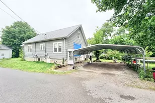 301 N McLaren St, Marion, IL 62959 - Photo 2