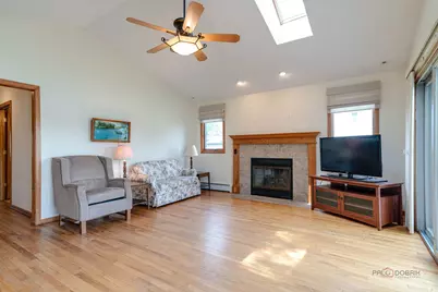 4226 N Riverdale Drive, McHenry, IL 60051 - Photo 8