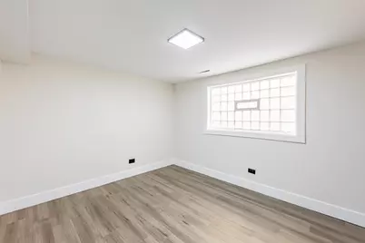 8051 S Escanaba Avenue, Chicago, IL 60617 - Photo 16