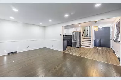 8051 S Escanaba Avenue, Chicago, IL 60617 - Photo 6